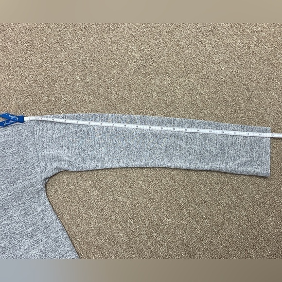 Gap Factory: Women’s Heather Gray Lightweight Scoop Neck Sweater, Size M - Picture 6 of 9